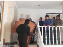 太仓苏州市区“大白宫”违建拆除现场，楼内画面曝